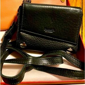 ⭐️Hammitt - Levy ⭐️